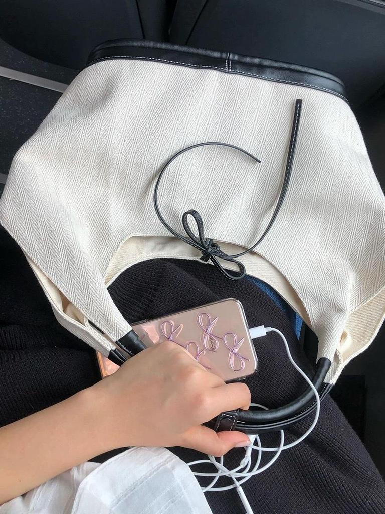 Korean Chic Canvas Tote Bag: 2025 New Fashionable Versatile Shoulder Handbag for Women