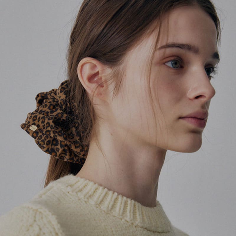 Marchen Leopard Scrunchie_2color