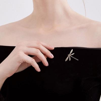 1/2Pcs Women Brooch Pin, Dragonfly Design Decorative Lapel Pin, Practical Accessory for Sweaters Dresses Suits Hats