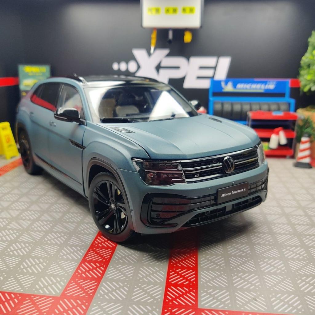W241:18 Volkswagens Teramont X SUV Alloy Car Model Diecast Metal Vehicles Car Model Simulation Collection Childrens Gift Decoration