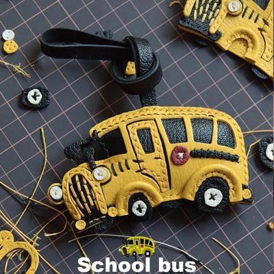 Handgefertigte Leder-Schlüsselanhänger Schulbus Taschenanhänger Schlüsselanhänger Schlüsselring Kreativität, Geburtstagsgeschenke