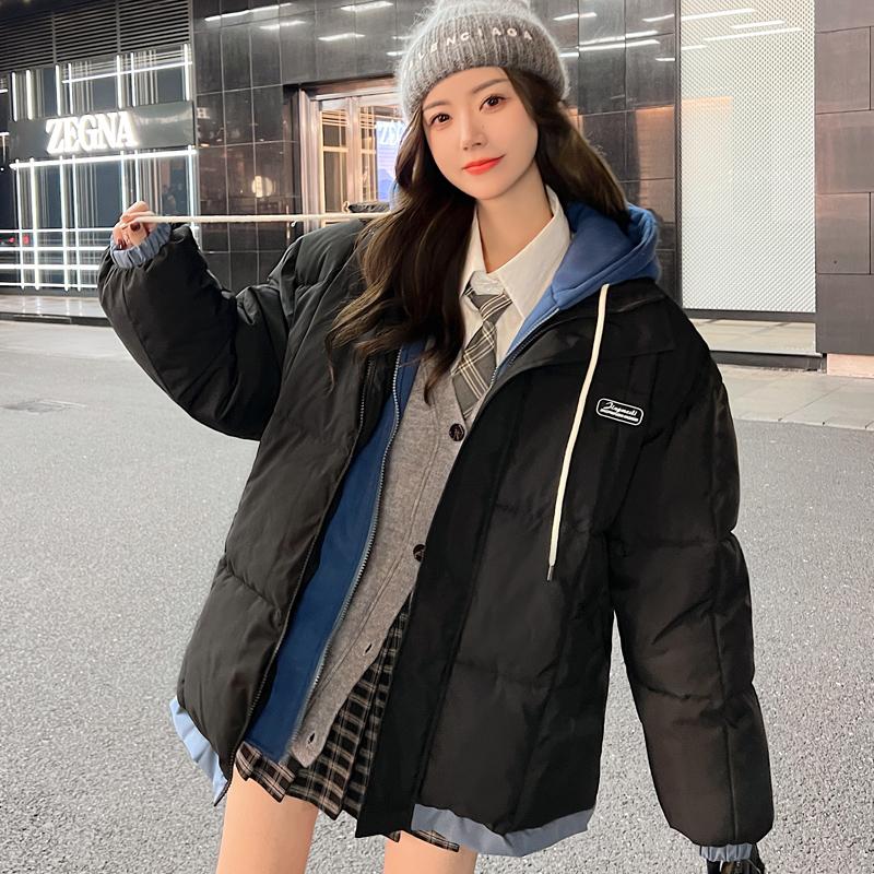 Женская хлопковая стеганая куртка с капюшоном — фото 4