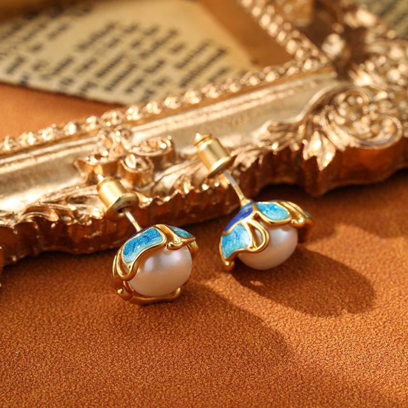 SUYU 2024 New Retro Earrings Simulated Zircon Earrings Unique Fashion Luxury Enamel Earrings Personalized Women