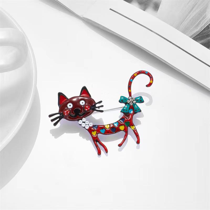 Vintage Pearl Cartoon Cat Enamel Brooch for Women - High-End Corsage Pin