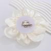 Stilvolle und praktische Stoffblumenbrosche Auffälliger Anstecker mit großer Blume Zarte Stoffblumenbrosche Nadel Accessoire