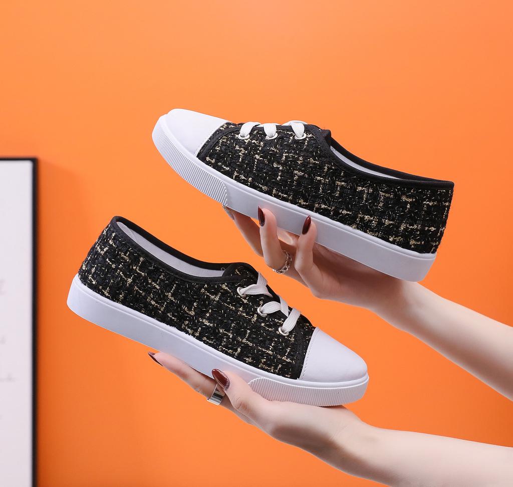 New low-top canvas shoes female student flat casual shoes sports casual board shoes lazy little white shoes