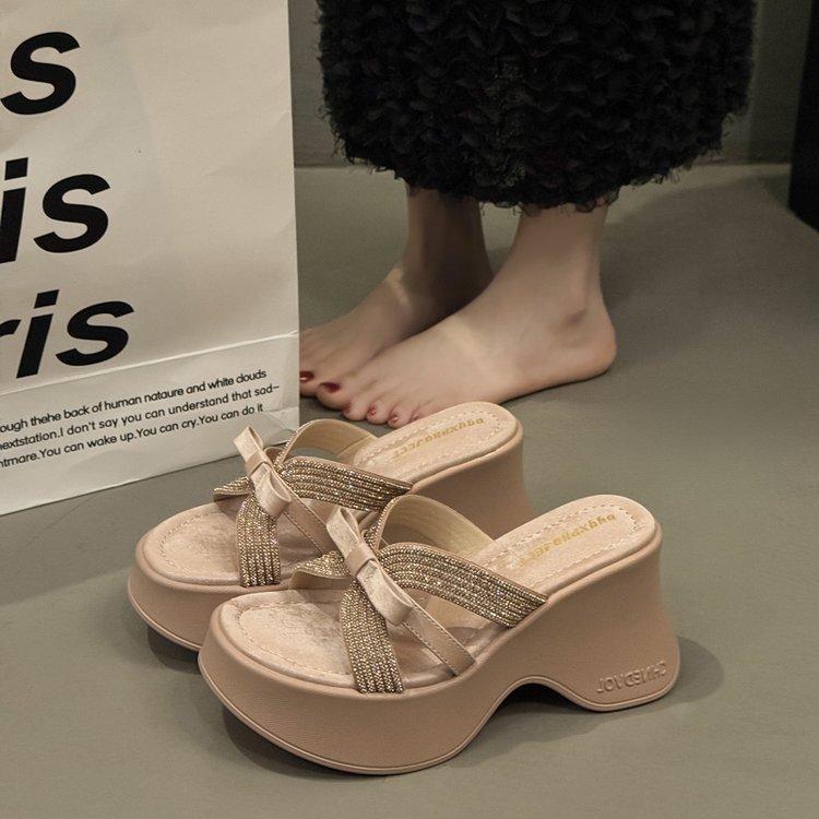 Beautiful rhinestone slippers with bow, women wear new holiday fairy style super high and cool slippers in summer