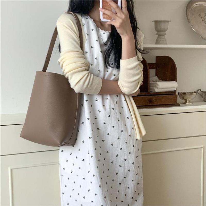 Bucket bag logo shoulder bag large capacity high sense solid color simple leather cylinder mother and child bag