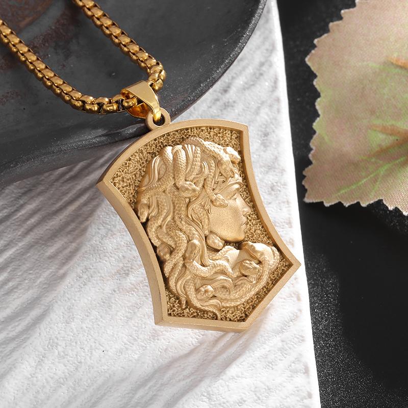 

Ancient Greek Mythology Medusa Snake Pendant Long Hair Banshee Necklace Men and Women Punk Hip-Hop Rock Jewelry