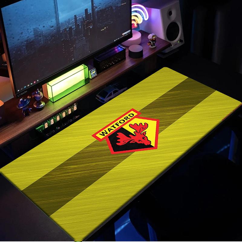 Watford Crest Design Mouse Pad, Rubber Base, Mouse Pad for Gamers and Office Use, Gaming Desk , Easy To Clean Mat Christmas Fan Gifts