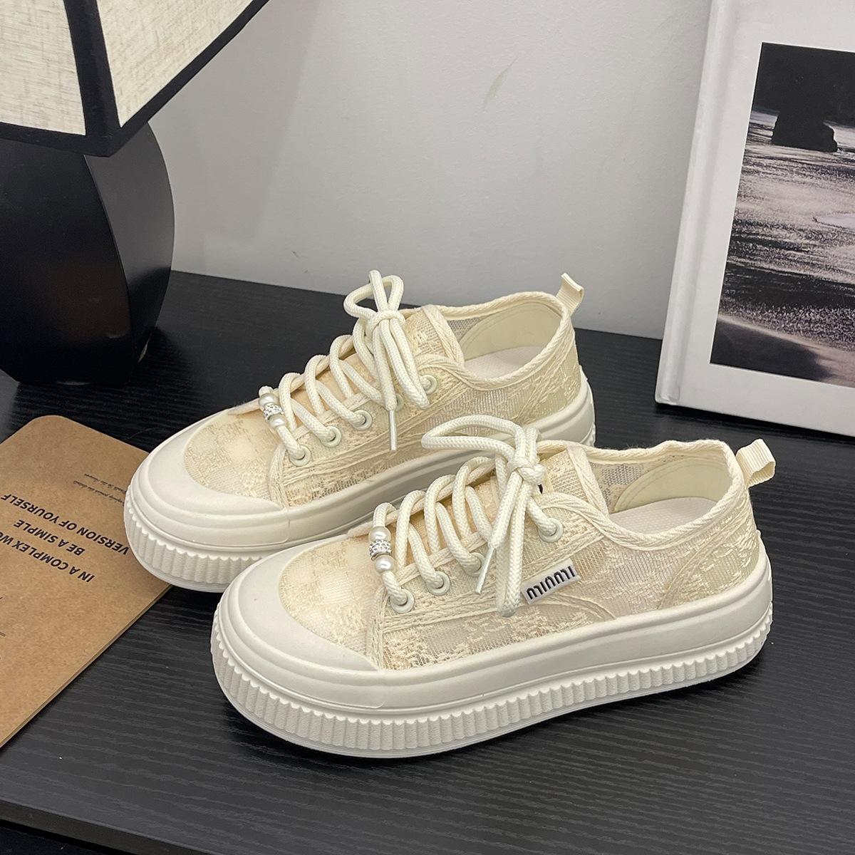 

2025 summer little white shoes new Korean version ins female students thick sole heightening mesh breathable casual shoes tide w2639 40