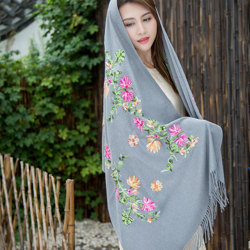 

Лицзян Юньнань этническая цветочная вышивка большой черный платок с кисточками для осени/зимы 200*70 cm светло-серый