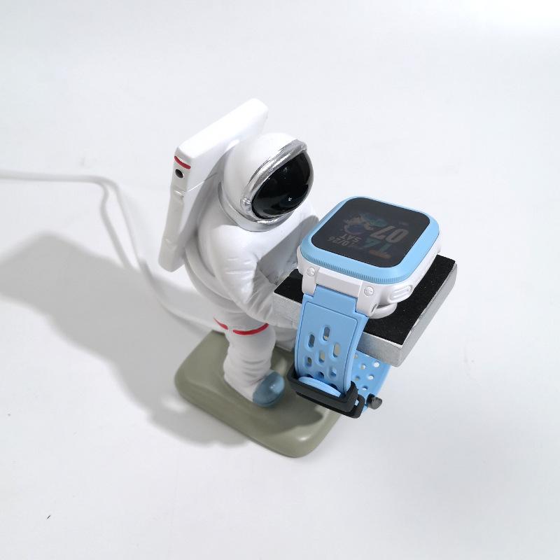 Little Genius Kids Smartwatch Charging Stand - Astronaut Resin Craft Ornament 11x4.5x13.5 cm белый