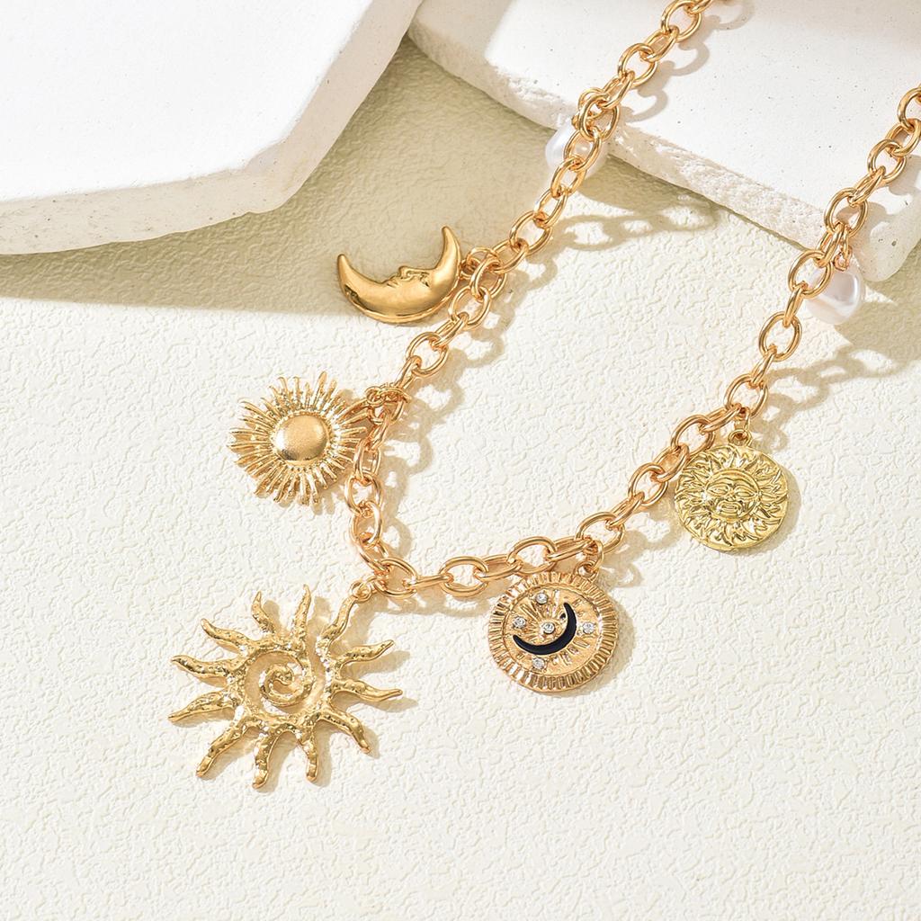 Sun Ray Necklace Vintage Alloy Accessories Spiral Personality Relief Portrait Moon Collarbone Chain Woman