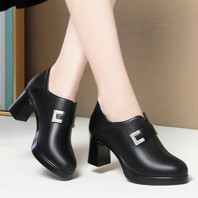 Mode Bequem Mode Tiefer Ausschnitt Weiches Leder Damen Plateau Schuhe 2025 Frühling und Herbst Absätze Einzelne Schuhe für Büro Mutter