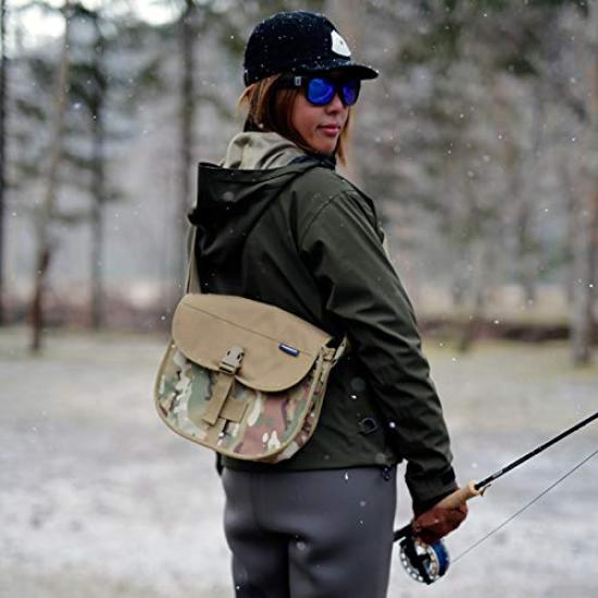 LITTLE PRESENTS River Watcher Shoulder Bag Khaki B-24