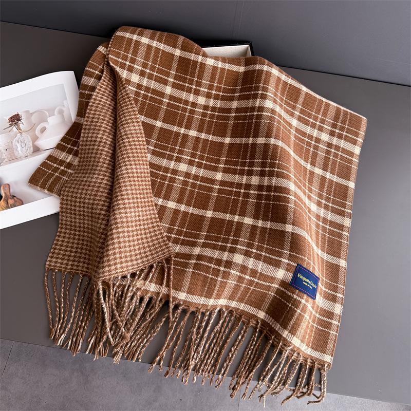 Autumn And Winter Fresh And Gentle Retro Warm Scarf Women'S Shawl Versatile Commuter Fringed Fine Sand Imitation Cashmere Scarf