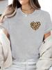 Damen Lässiges T-Shirt mit Leopardenmuster und Herzgrafik, Dehnbares Sommeroberteil mit Rundhalsausschnitt, Weißes T-Shirt, Leopardenmuster-Design, Ästhetische Kleidung