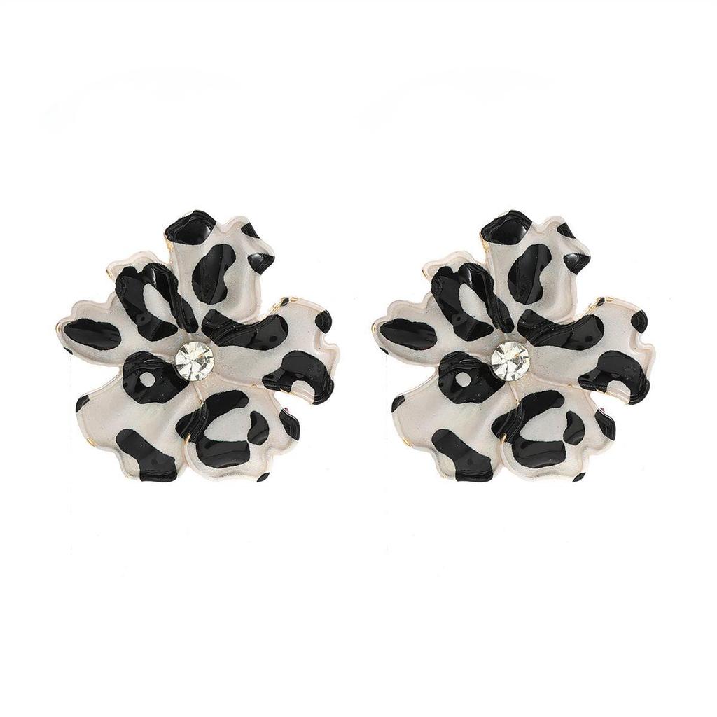 2024 Elegant Snowflake Leopard Print Ladies' Fashion Earrings