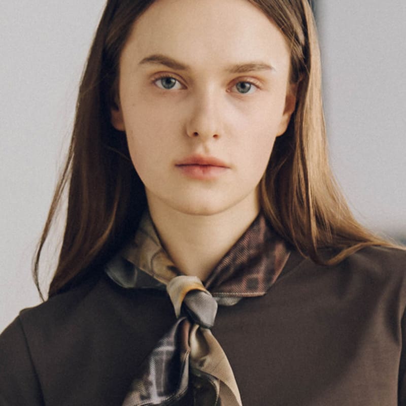 

The Saturday Evening Post Urban Silk Scarf_Beige FREE