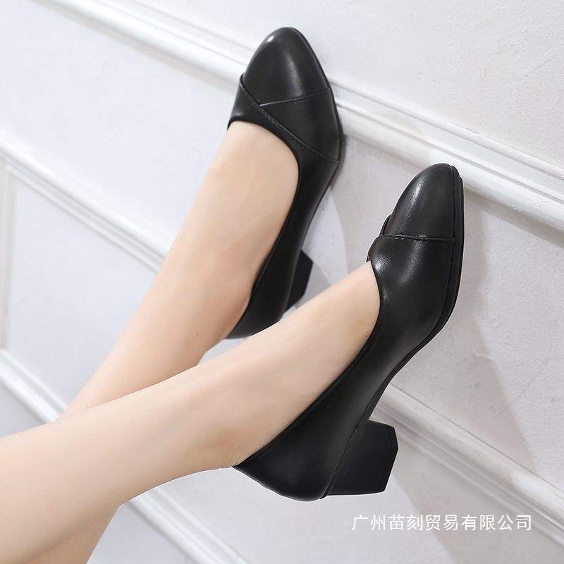 Spring and autumn middle-aged women's shoes mother shoes soft sole middle heel single shoes middle-aged and elderly leather shoes women's work 