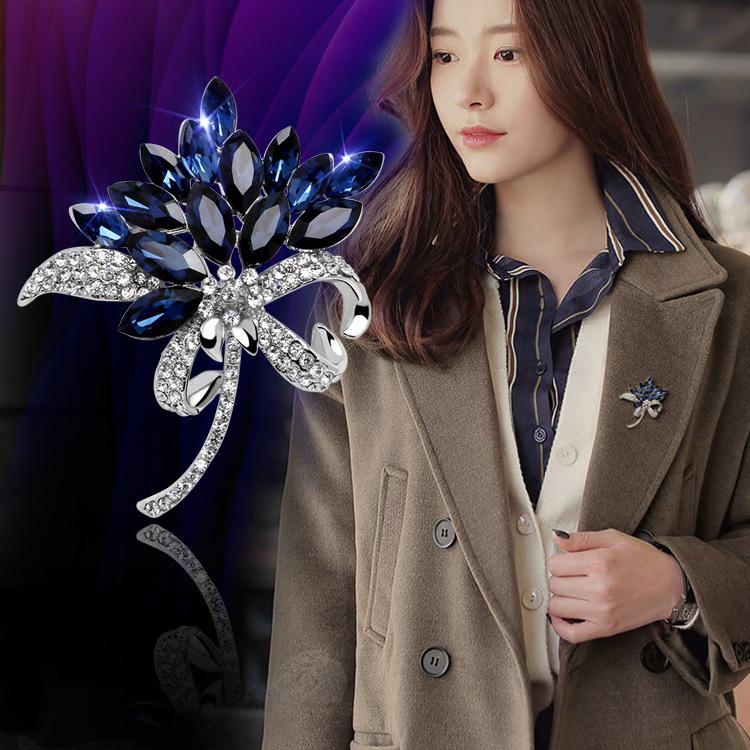 Korean Crystal Brooch for Women - Blue Cardigan Sweater Coat Pin & Fashion Corsage Accessory