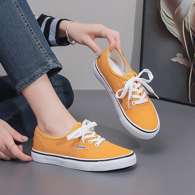 Candy Color Canvas Shoes: Unisex Spring/Autumn 2026 Versatile White Skate Sneakers for Students