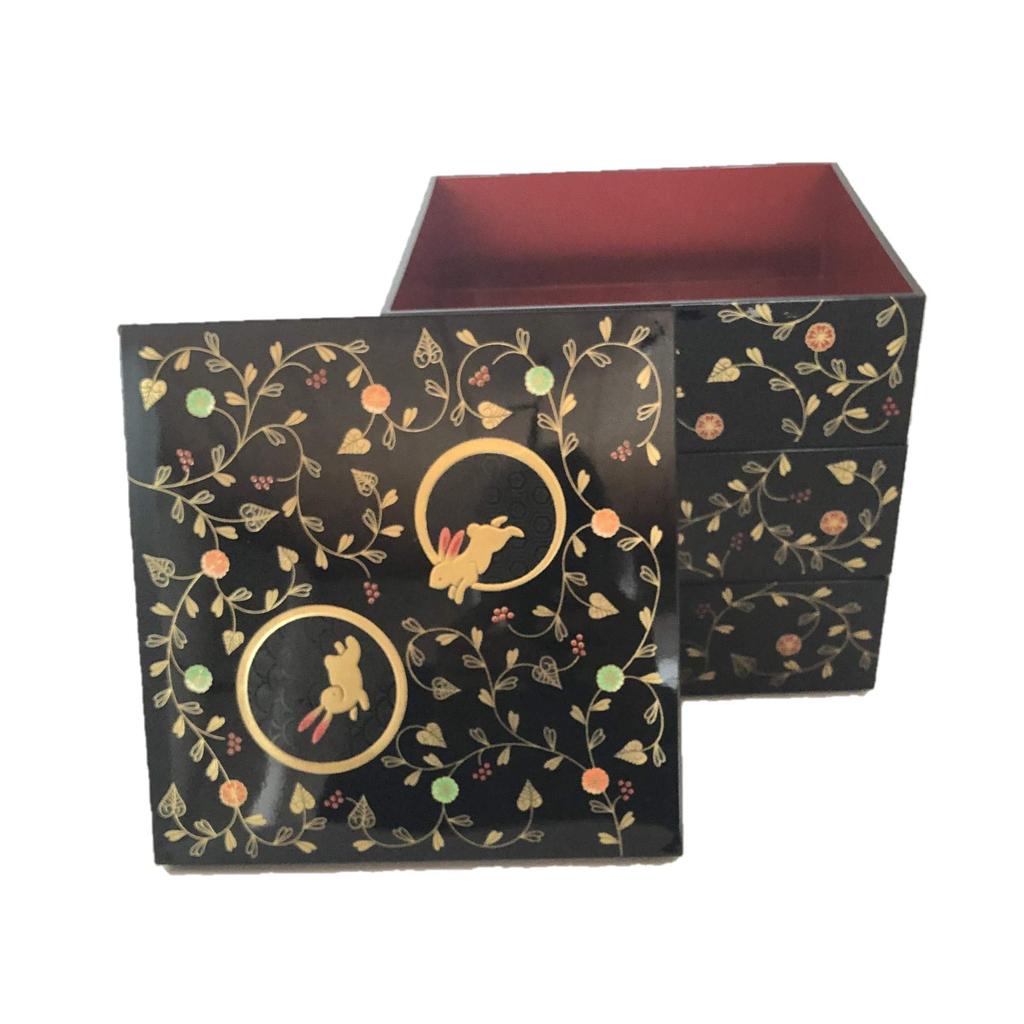 Maeju Lacquerware Rabbit Arabesque 6.5 Three-tiered Bento Box, Black with Red Interior 8R-314