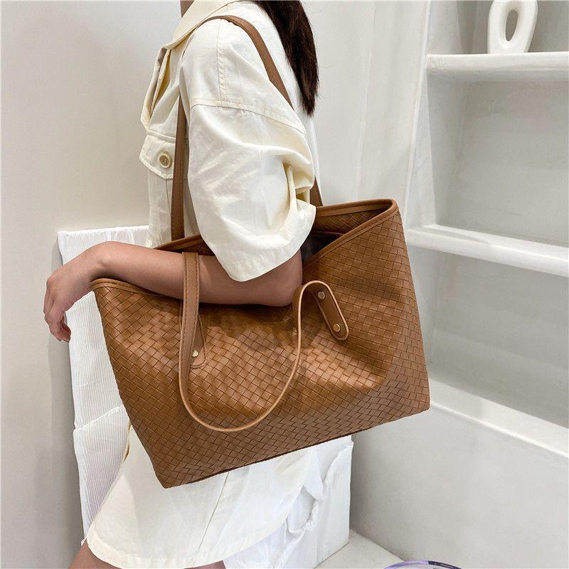 Large Capacity Woven Women's Bag Summer Versatile Shoulder Bag Unique Design Handheld Tote Bag