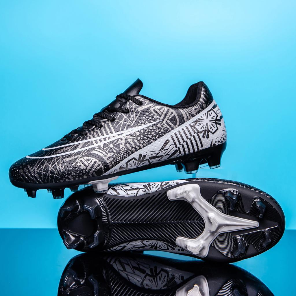 Football Shoes Breathable and Comfortable Professional Futsal Football Shoes Artificial Grass Training Shoes