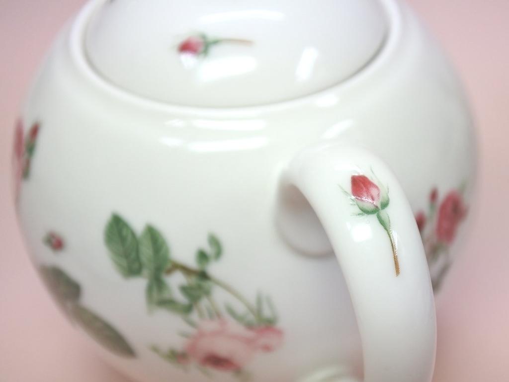Redouté Teapot C003
