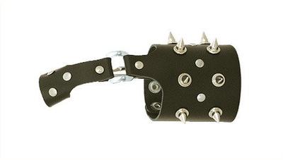 Pet, Wrist and Finger Band with Eight Spikes, Leder 2010
