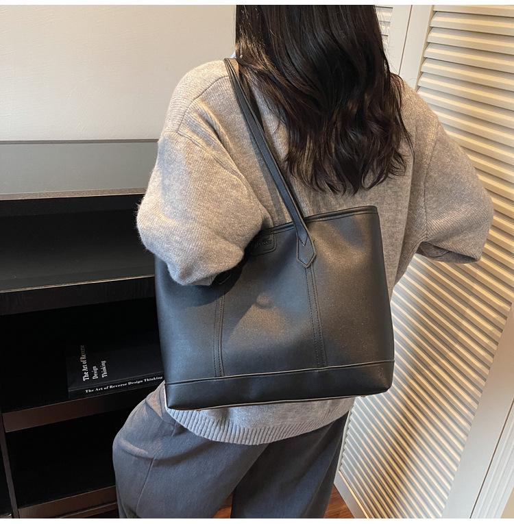 Women's Large Capacity Fashion Tote Bag - 2025 Korean Design, Versatile Casual Shoulder Bag for Daily Commuting