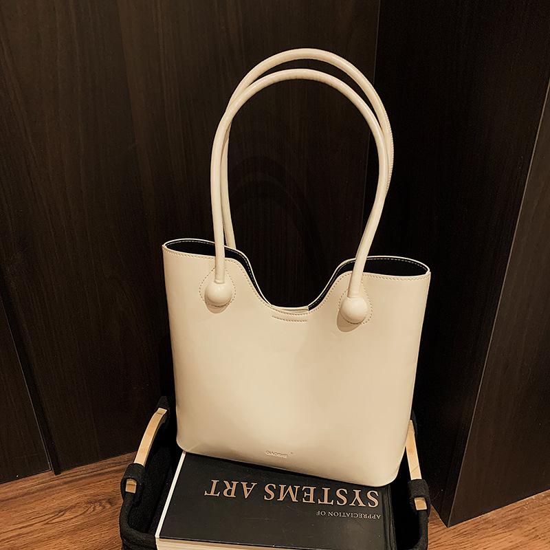 

Large-capacity commuter underarm bag women s new spring and summer fashion shoulder bag commuter tote bag to work