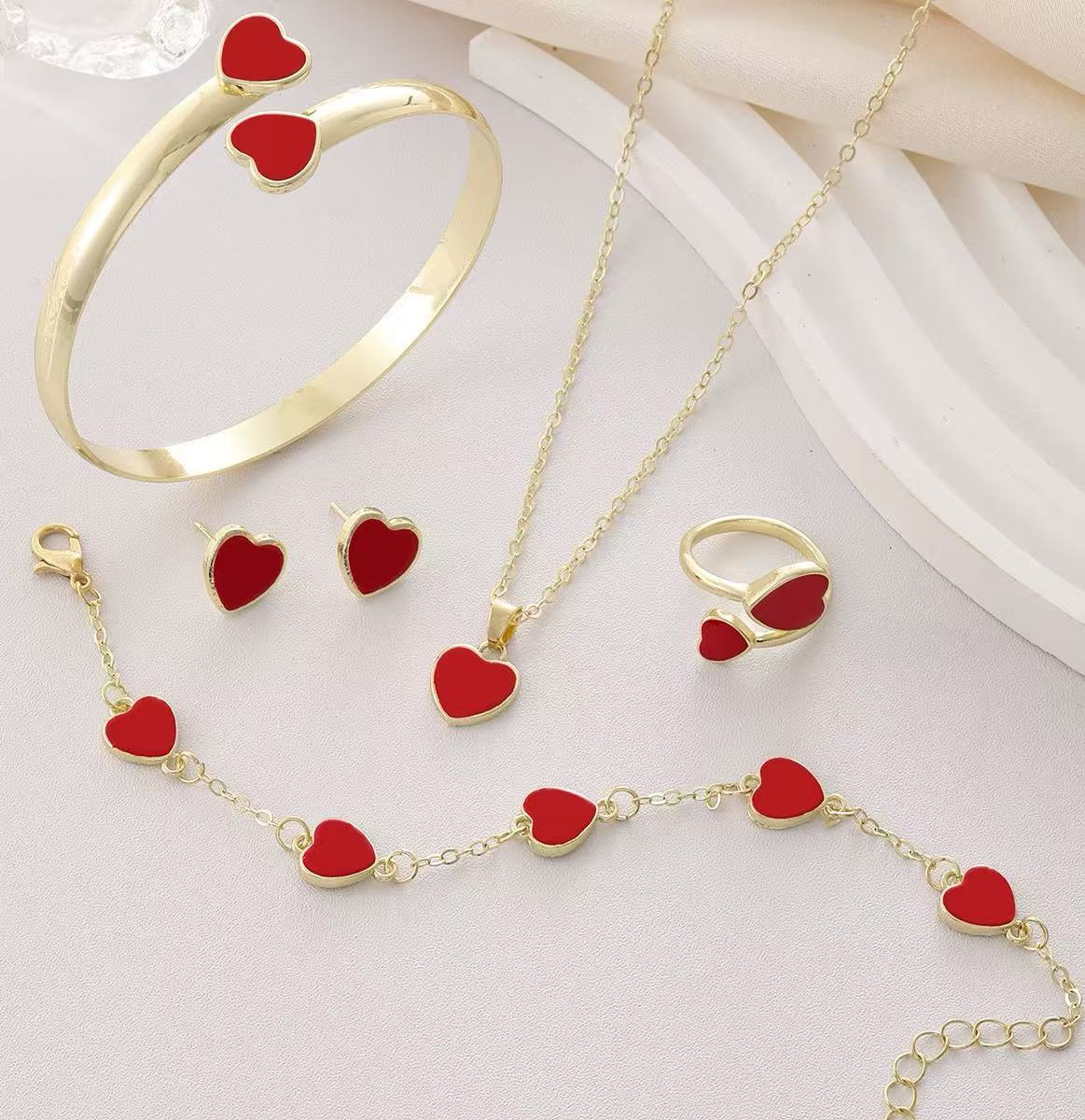 JYL TS Bracelet Round Bead  Multi-strand Brings Harmony & Unity Red коричневый