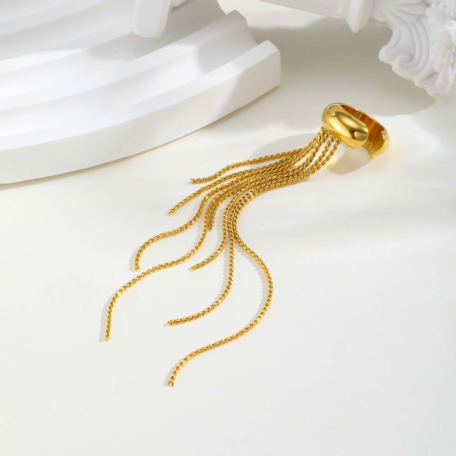 

Stainless Steel Tassel Ear Bone Clip for Women,Gold Color Fake Piercing C-shaped Cartilage Ear Clip,Ear Cuff Jewellery Gift