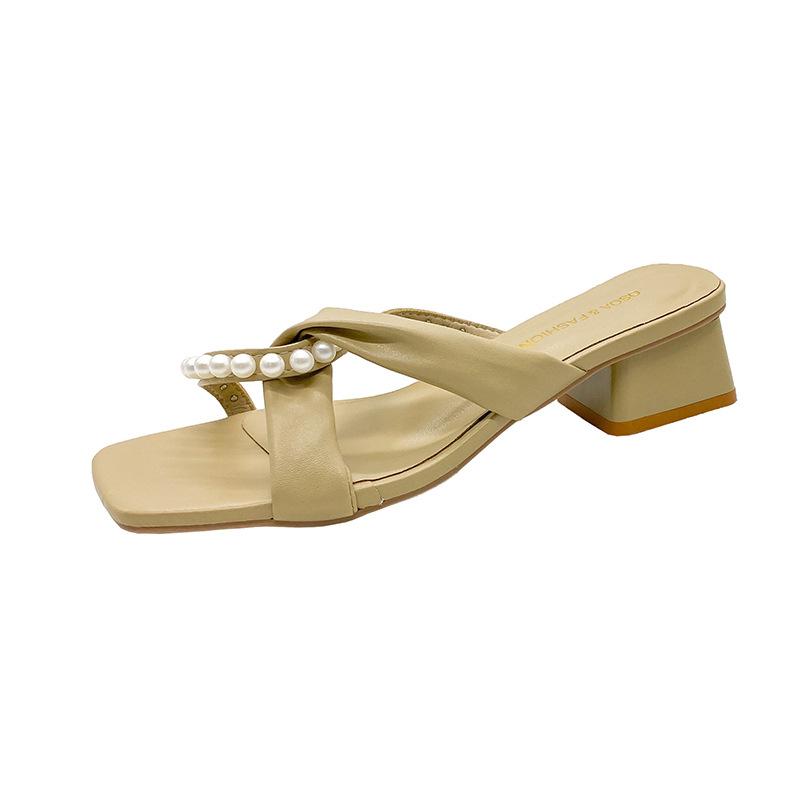 Premium slippers women's summer outer wear fashion 2025 new pearl versatile medium heel thick heel sandals temperament one-word
