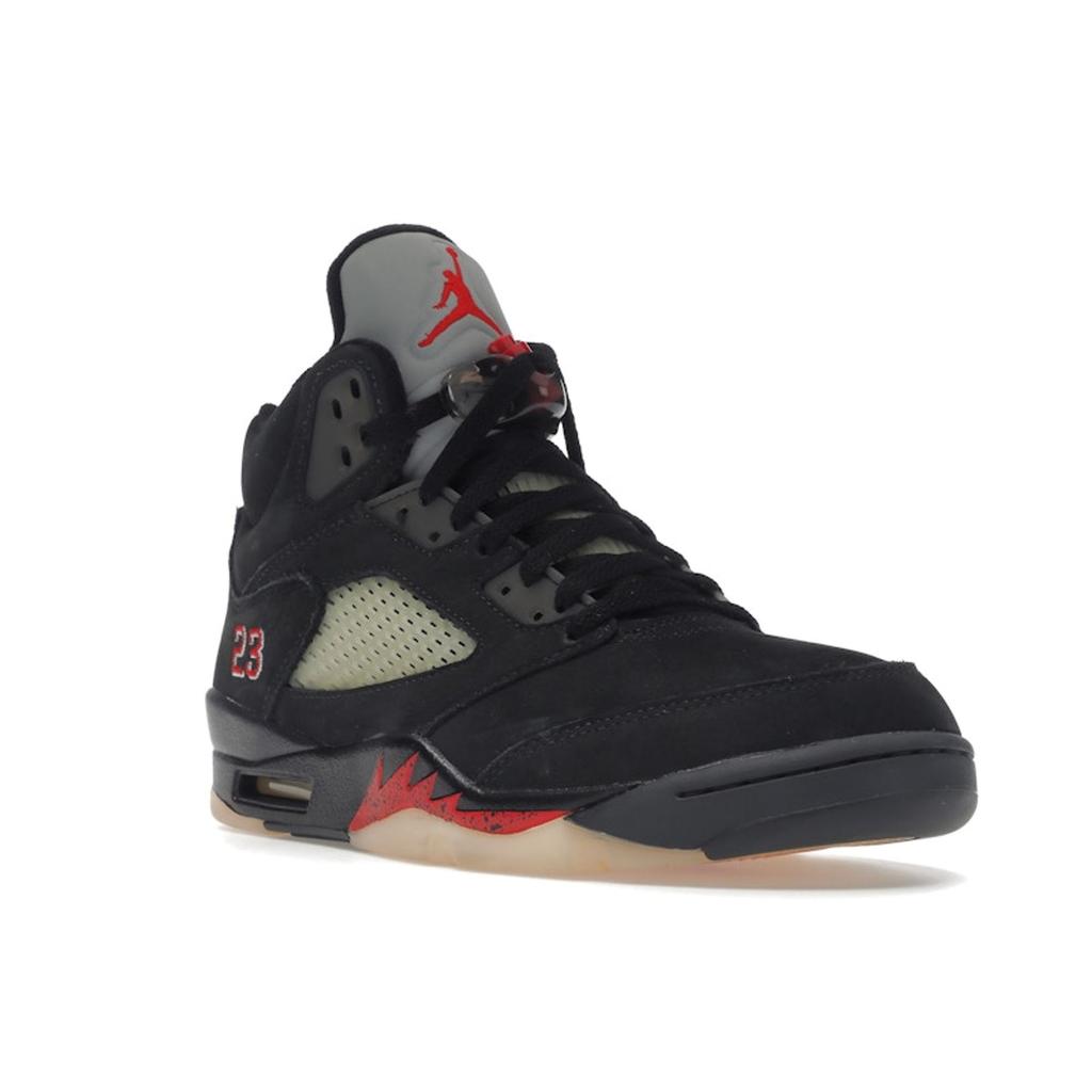 Air Jordan 5 Retro GORE-TEX Off-Noir Women Sneakers Black Fire-Red Muslin DR0092-001