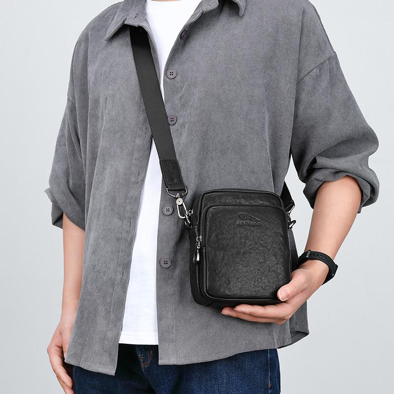 New JAGUAR Cow Leather Shoulder Bag Men's Black JX1230241201