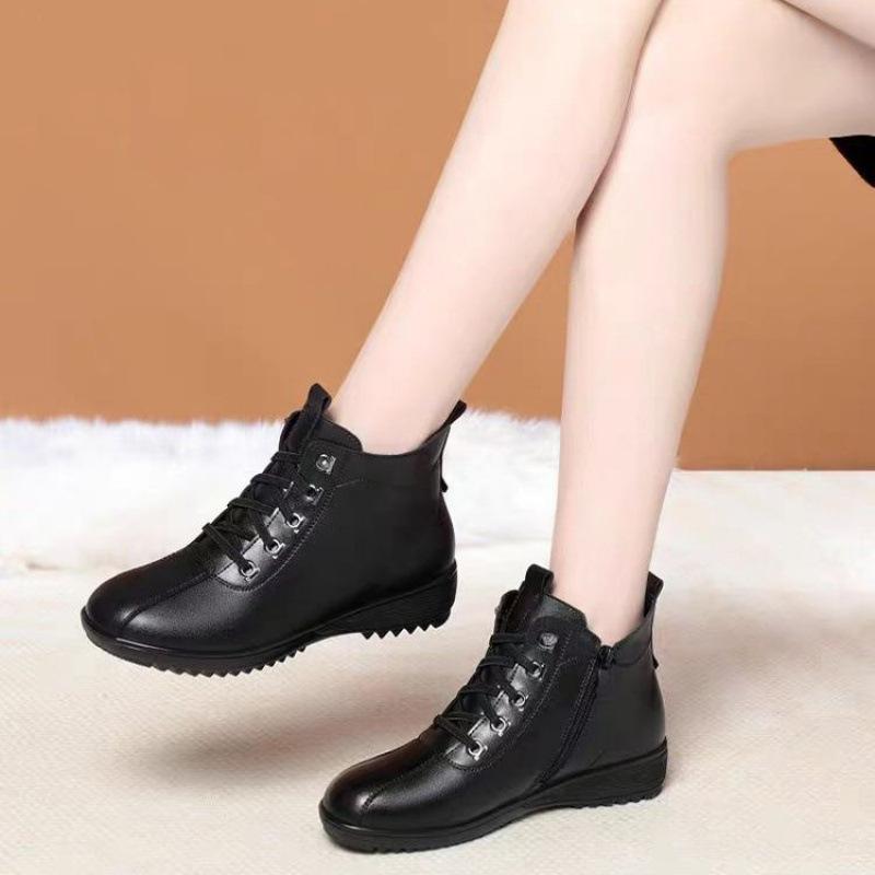 Winter velvet warm short boots soft leather boots cotton boots thickened middle-aged flat bottom mother cotton shoes women's shoes factory
