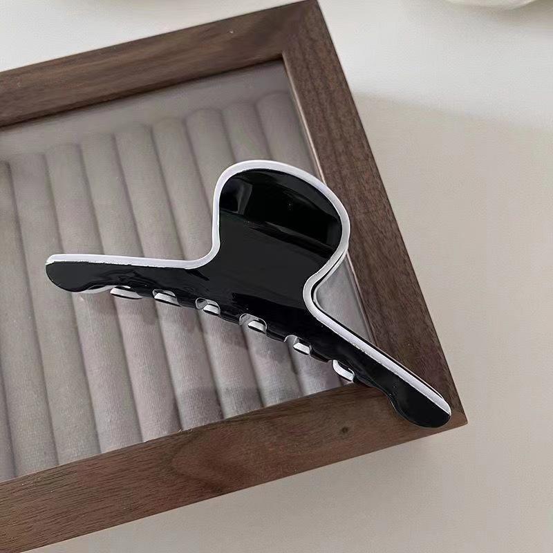 

Шикарные элегантные черные белые ацетатные геометрические когти для волос для женщин Poluplar Crab Shark Catches Acrylic Clips Korean Accessories