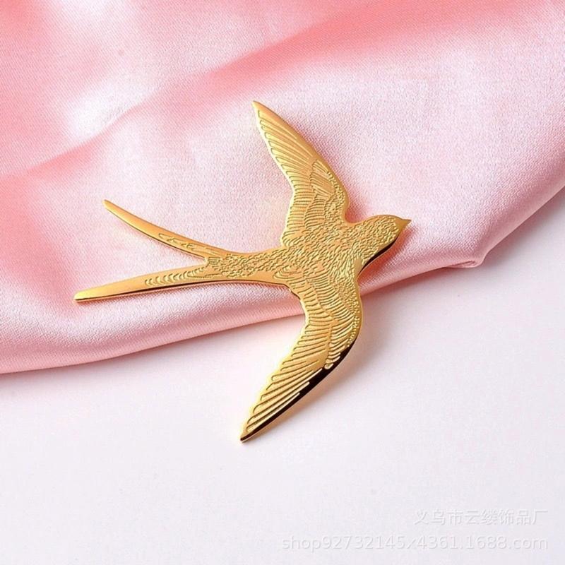 Delicate Legering Zwaluw Broche Vogel Ontwerp Veelzijdige Jurk Revers Pin Accessoire Voor Dagelijks Gebruik Speciale Gelegenheden
