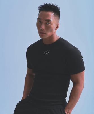 BORN TO WIN Ribbed B Pendant Muscle Fit T-Shirts [Black]