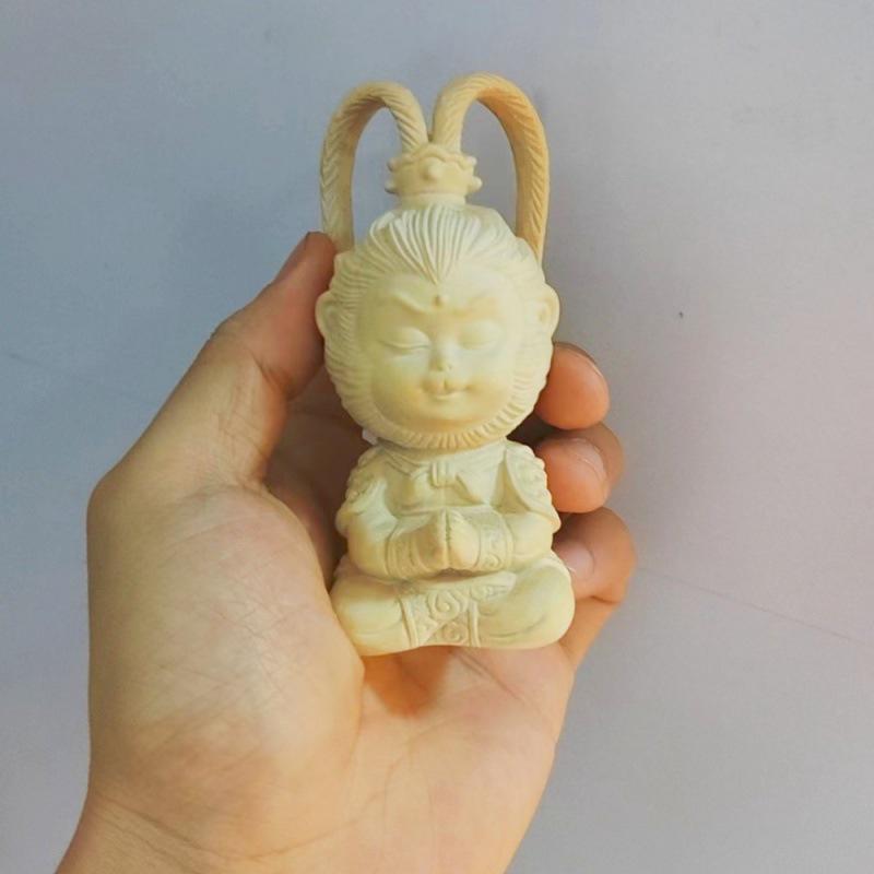Taihang Cliff Cypress Sun Wukong Sculpture: Creative Solid Wood Monkey Desktop Ornament
