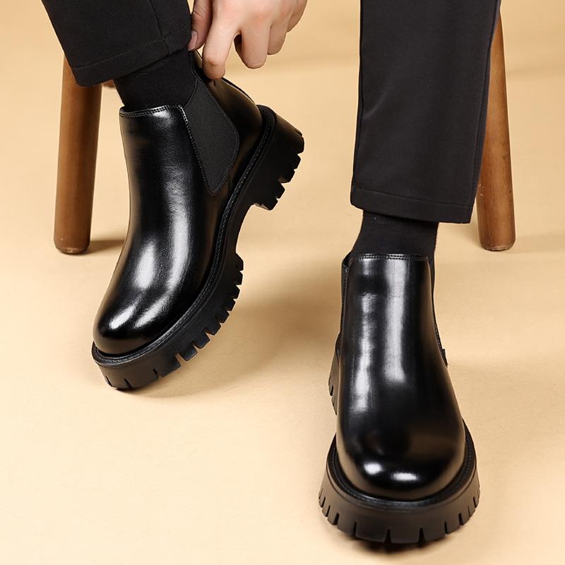 Slip on Leather Basic Boots Man Round Toe Style Outdoor Motorcycle Boots Warm Plush Fur Winter Boots for Men Comfy Outdoor Shoes