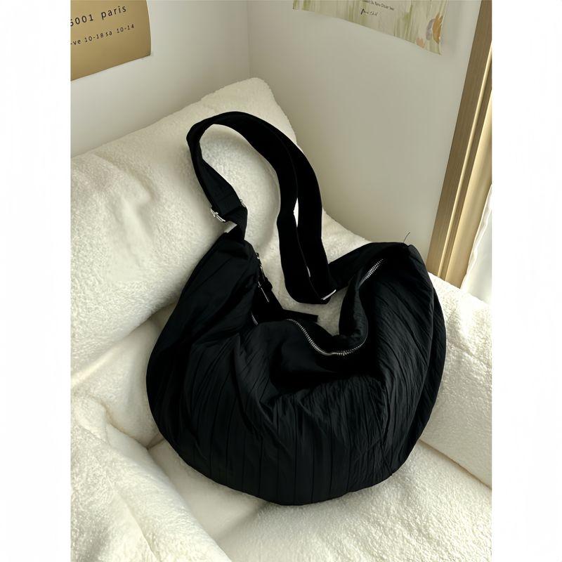 

Women s Bag 2025 New Arrival Super Popular Korean Style Idle Style Dumpling Bag Large Capacity Red Shoulder Messenger Bag Canvas Bag Black