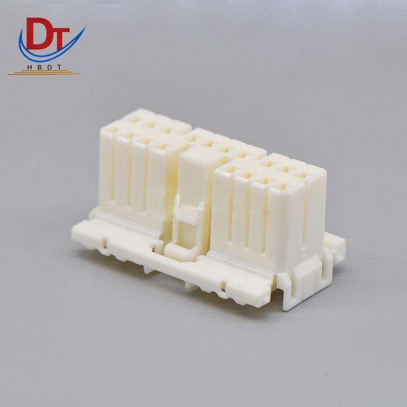 18-Pin Automotive Wire Harness Plug Connector Housing
