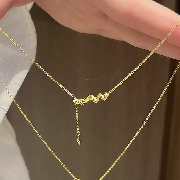New Four Star Entangled Spirit Snake Necklace, Fashionable Snake Year Design, Niche Collarbone Chain