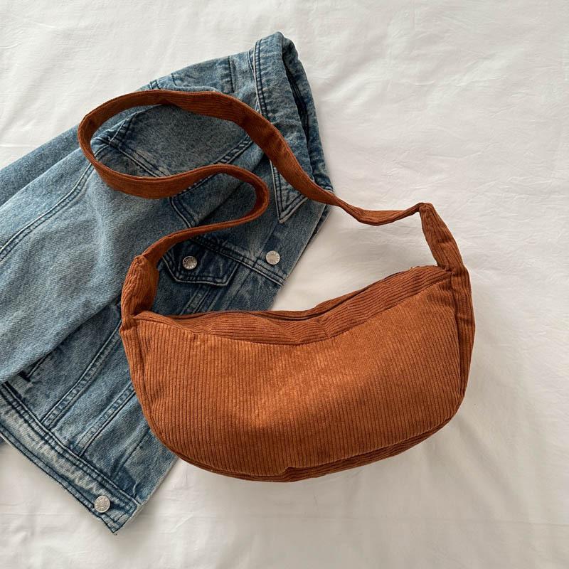 

Однотонная модная корейская версия наплечной сумки-мессенджера 2025 весна новая в иностранном стиле сумка для отдыха для выхода в свет женская сумка-пельмень тренд коричневый