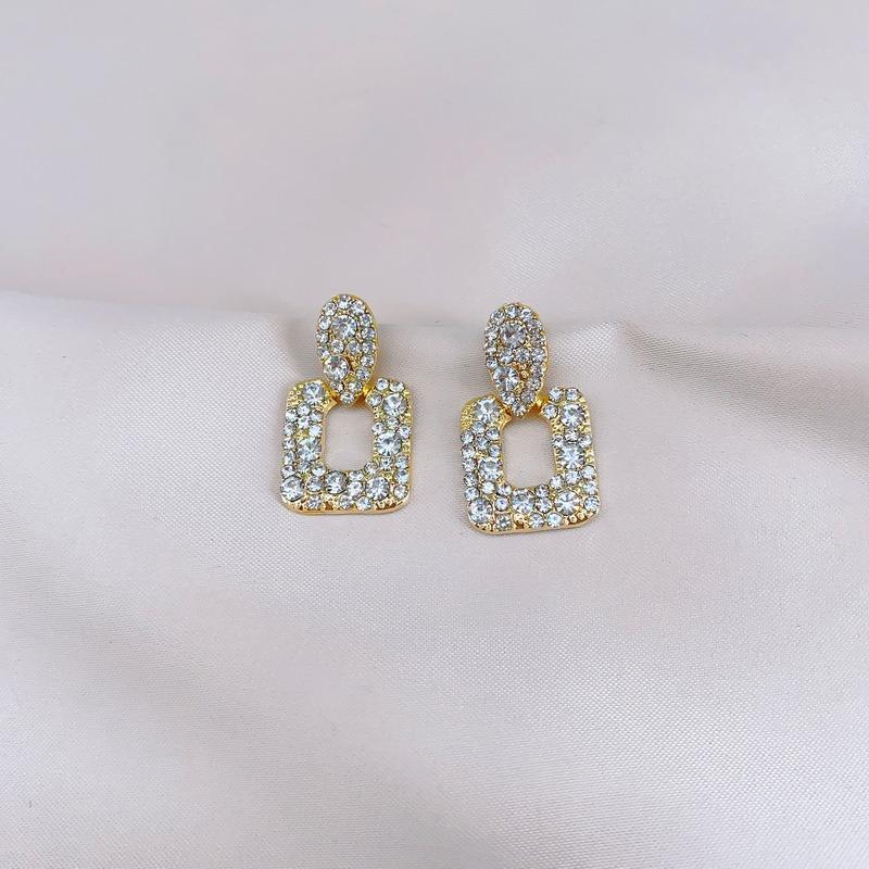 

Золотые квадратные темпераментные легкие роскошные серьги-гвоздики высокого дизайна золотой